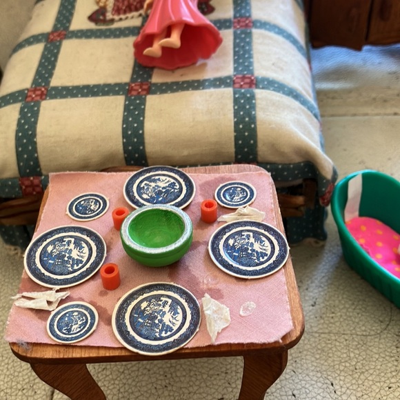 Dollhouse Pieces - Picture 5 of 5